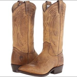 FRYE Billy Pull On in ‘Dark Brown Old Town’ size 7